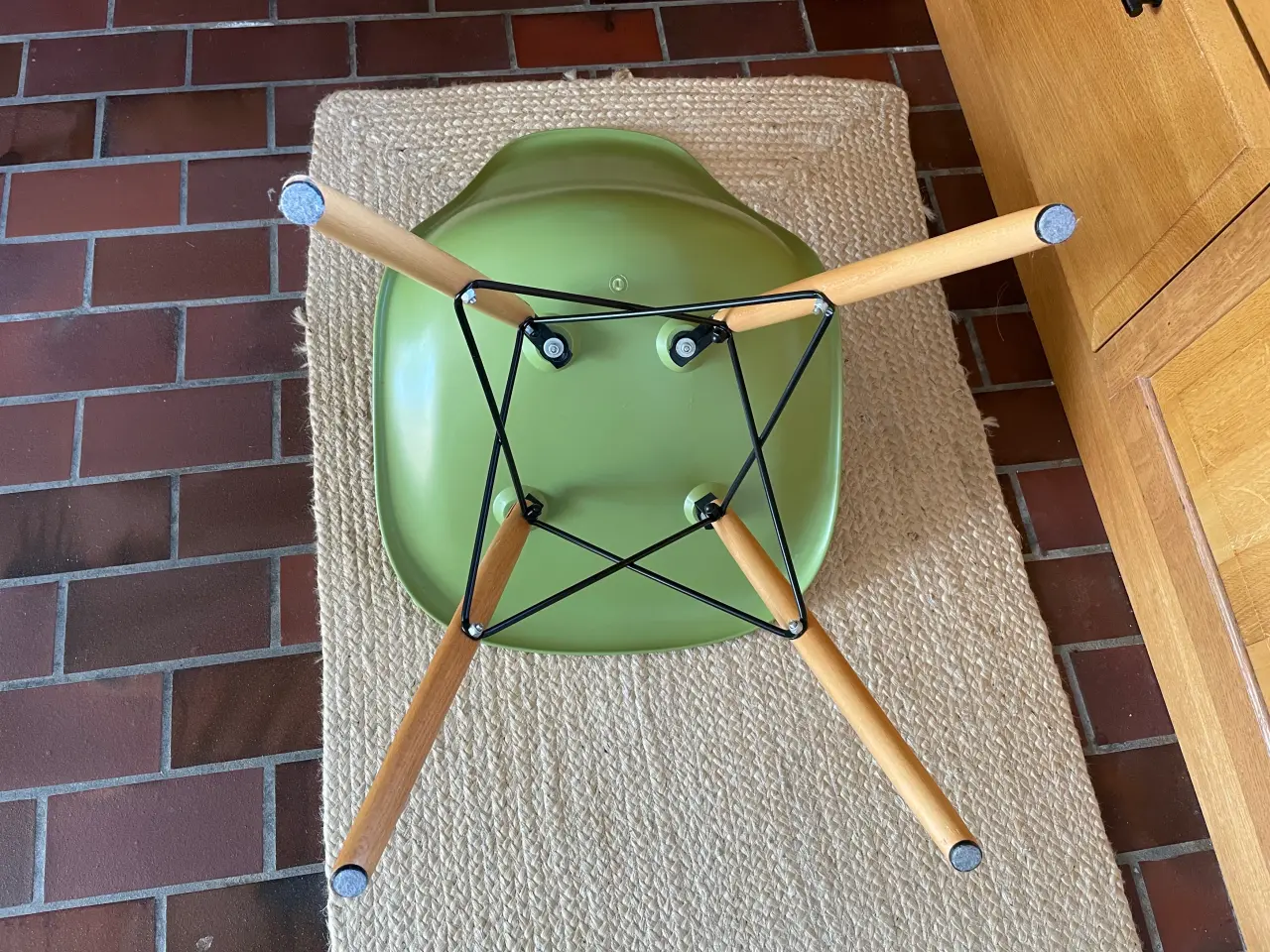 Billede 6 - Spisestuestole I stil med Eames stol