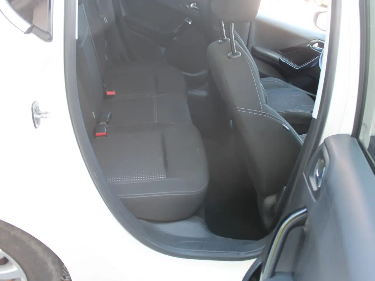 Billede 4 - Peugeot 208 1,5 BlueHDi 100 Prestige Sky