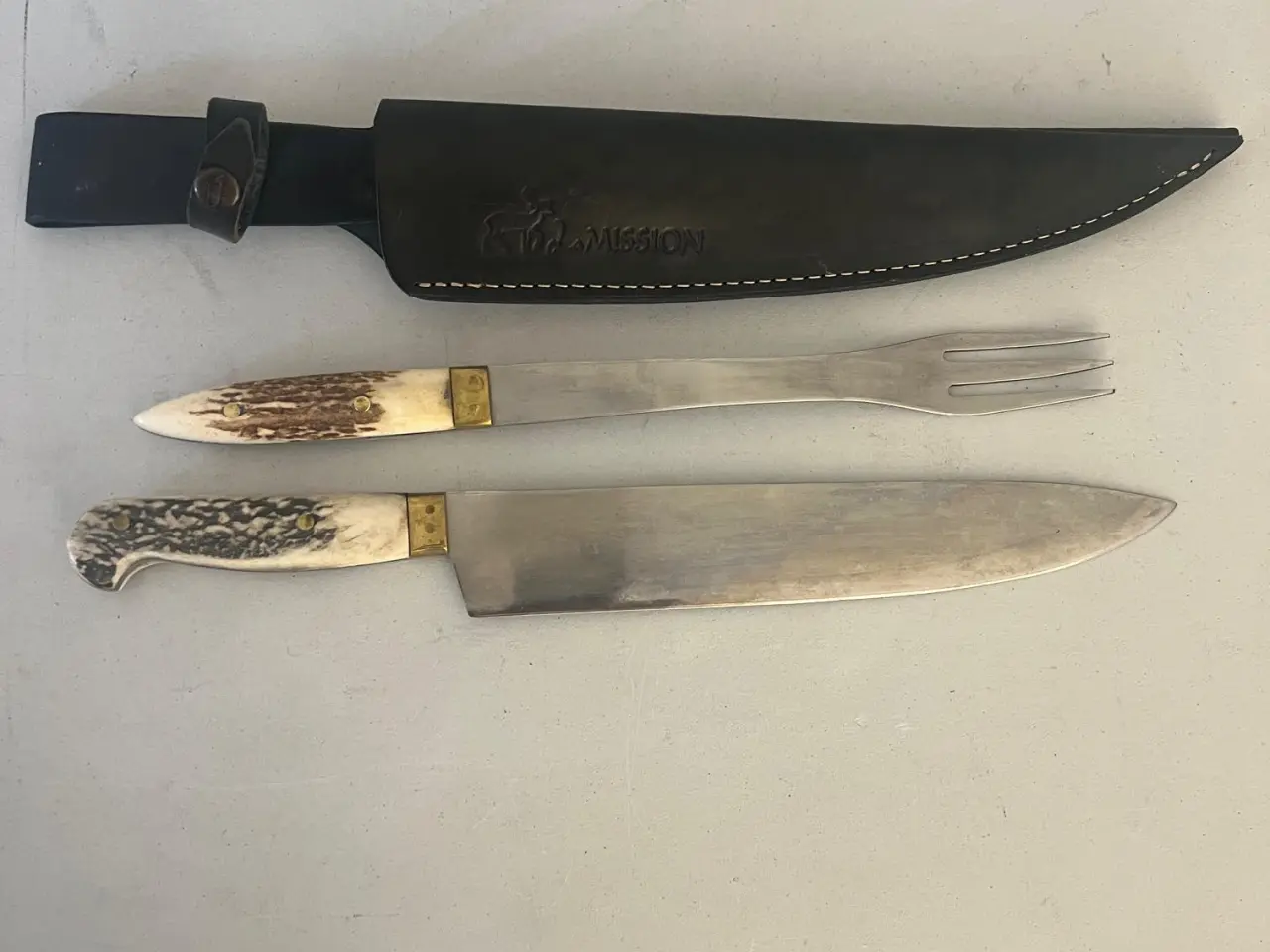 Billede 1 - Forskærekniv (25cm)og stegegaffel, La Mission Arg.