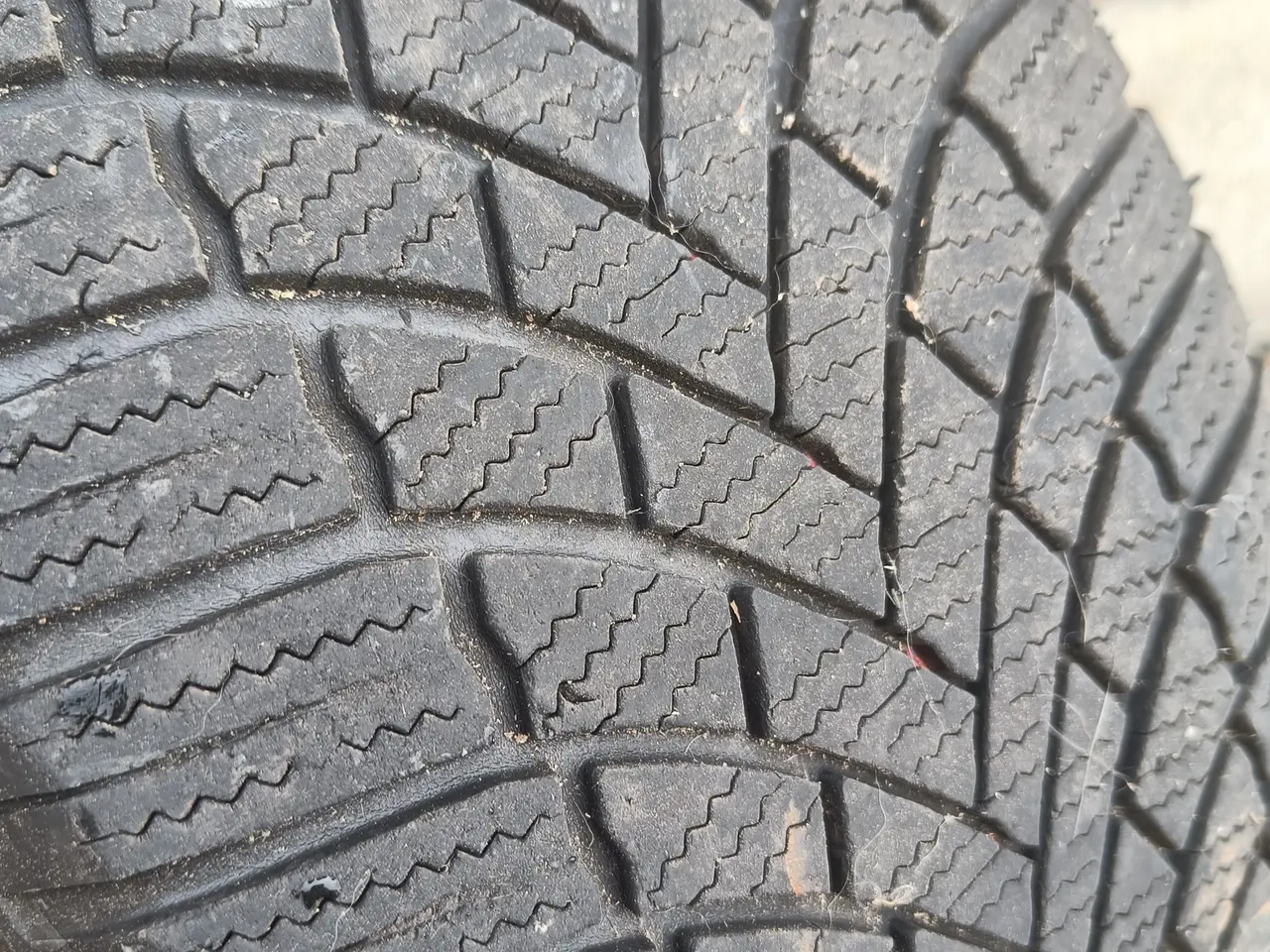 Billede 3 - Alufælge med vinterdæk, VW Passat gte årg. 2019