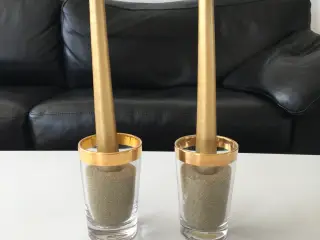 2 fine elegante lysestager med guldkant fra Ilum.