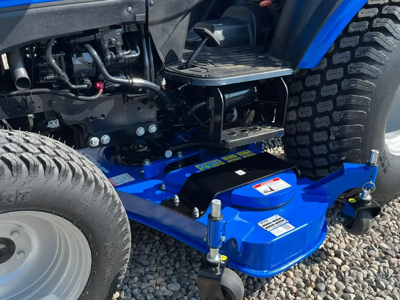 Billede 12 - Solis 26 HST Hydrostat Turf hjul og klipperbord