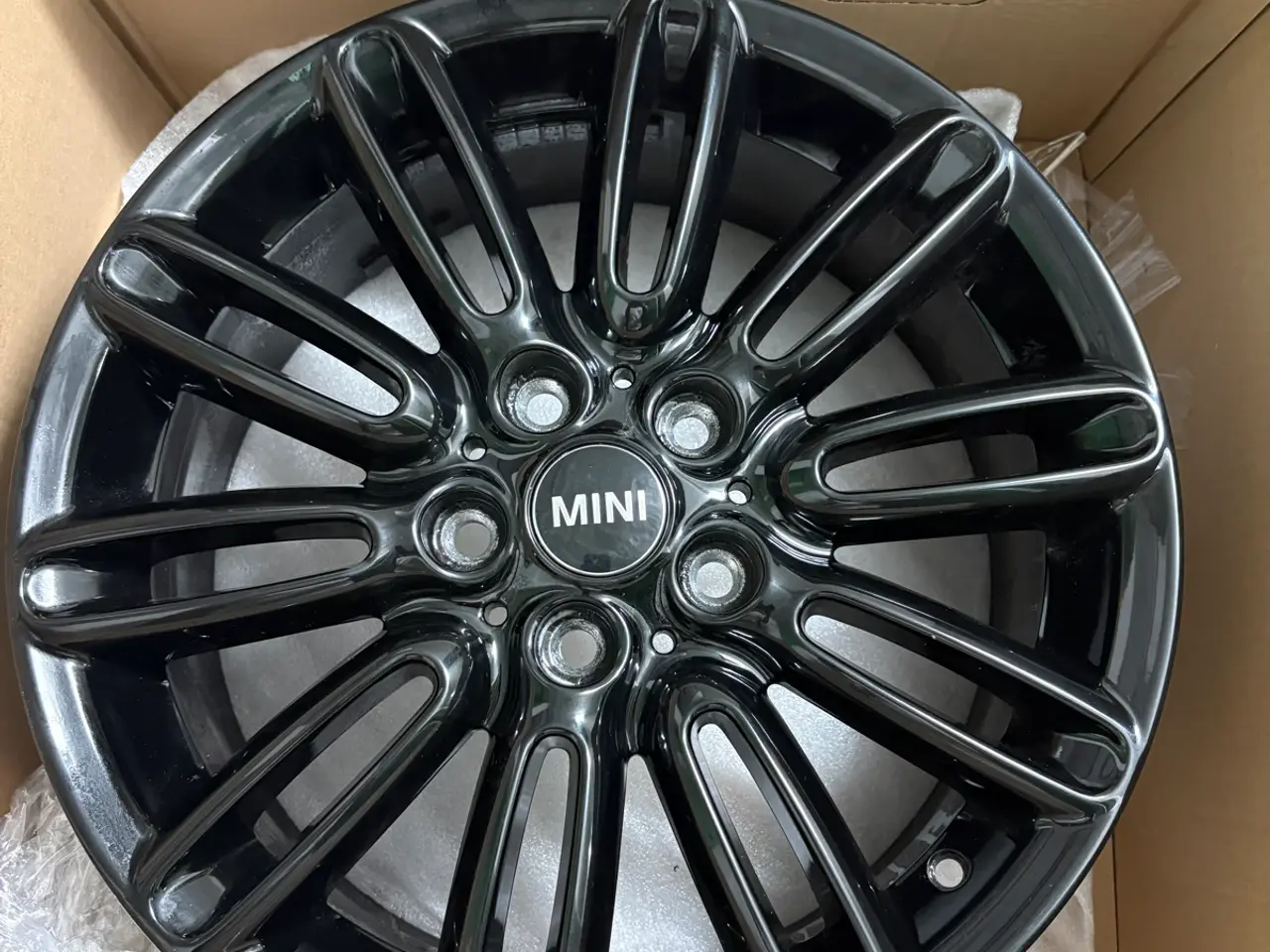 Billede 4 - 4 stk originale 17” Mini Cooper SE hjul 5x112