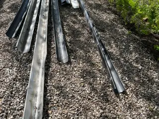 Plastic- og ståltagrender sælges