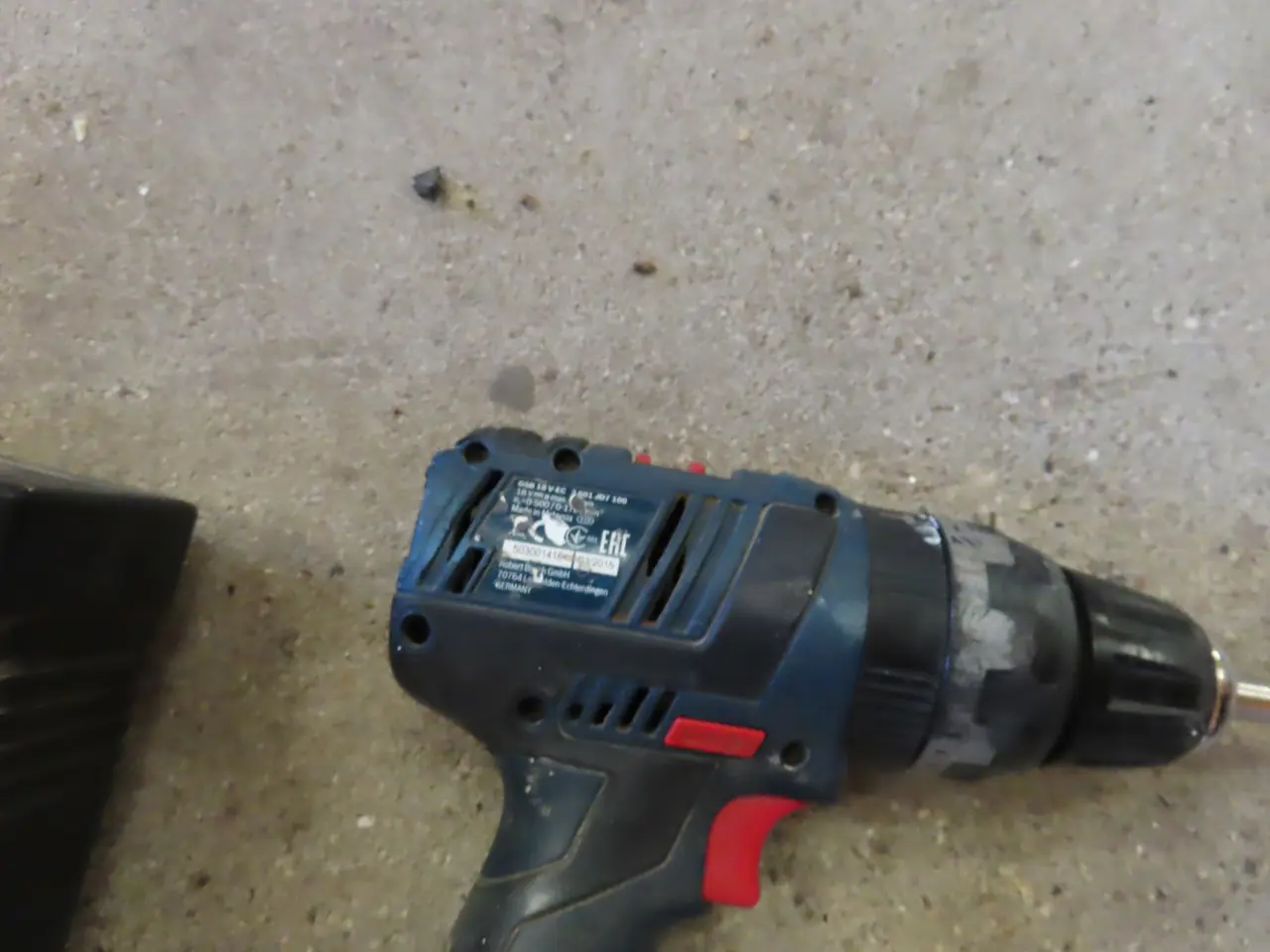 Billede 2 - Akku bore/skruemaskine BOSCH GSB 18 VEC med 2 stk. batterier og lader