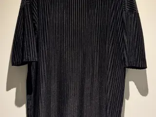 Sort kjole med velour striber