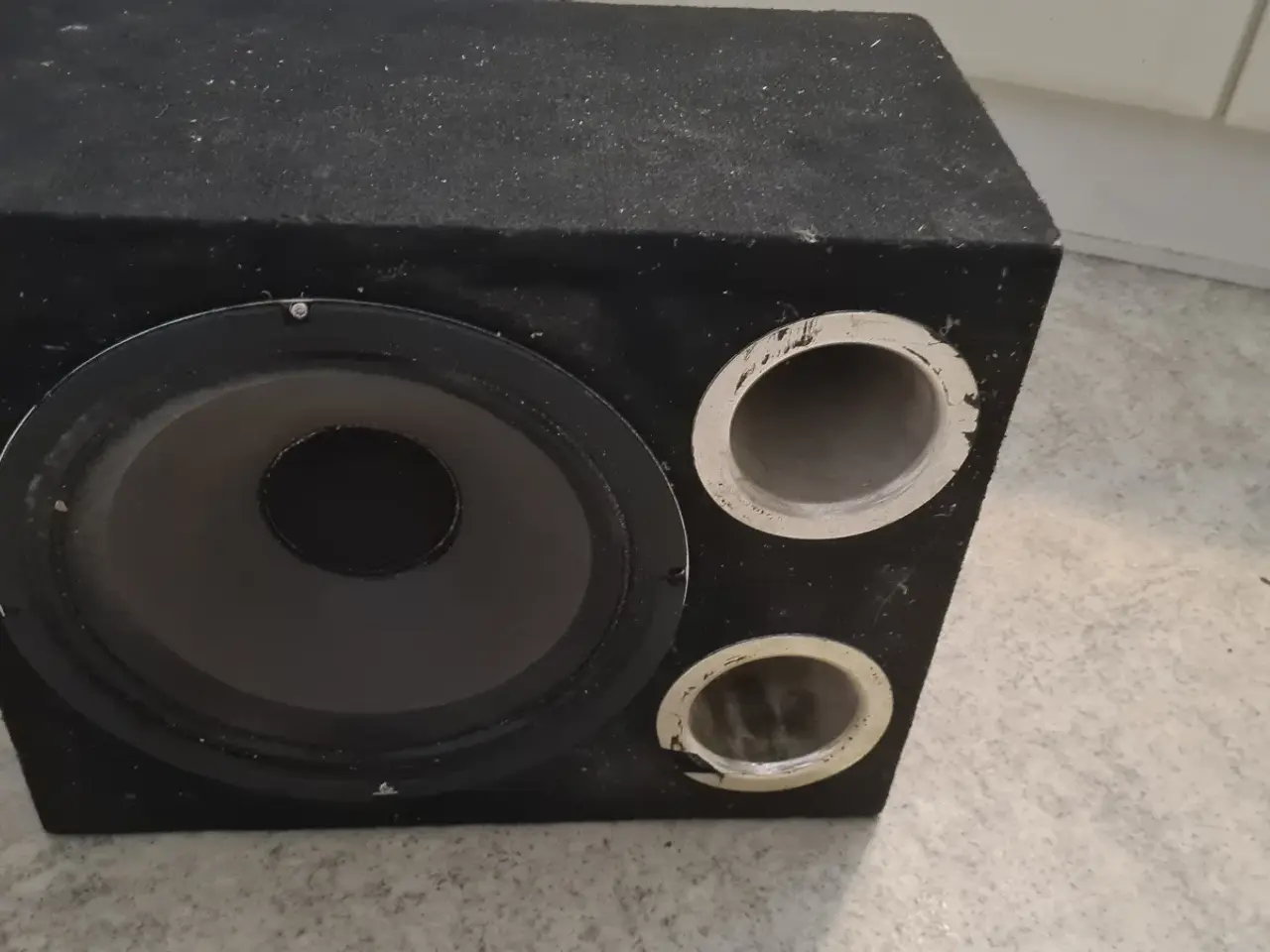 Billede 1 - Kompakt subwoofer i basrefleks-kabinet
