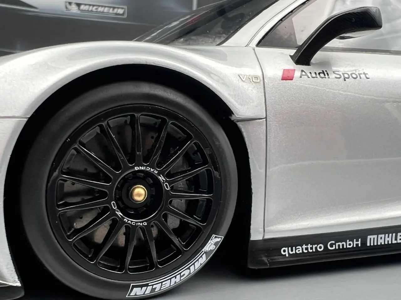 Billede 9 - 2009 Audi R8 LMS GT3 Presentation 1:18