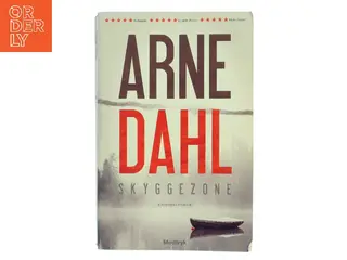Skyggezone : kriminalroman af Arne Dahl (f. 1963) (Bog)