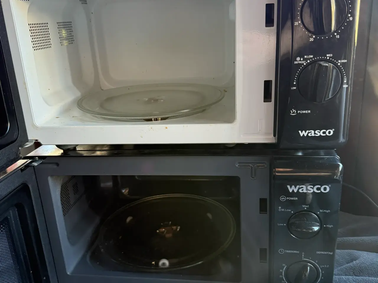 Billede 4 - To sorte fine Wasco mikroovne