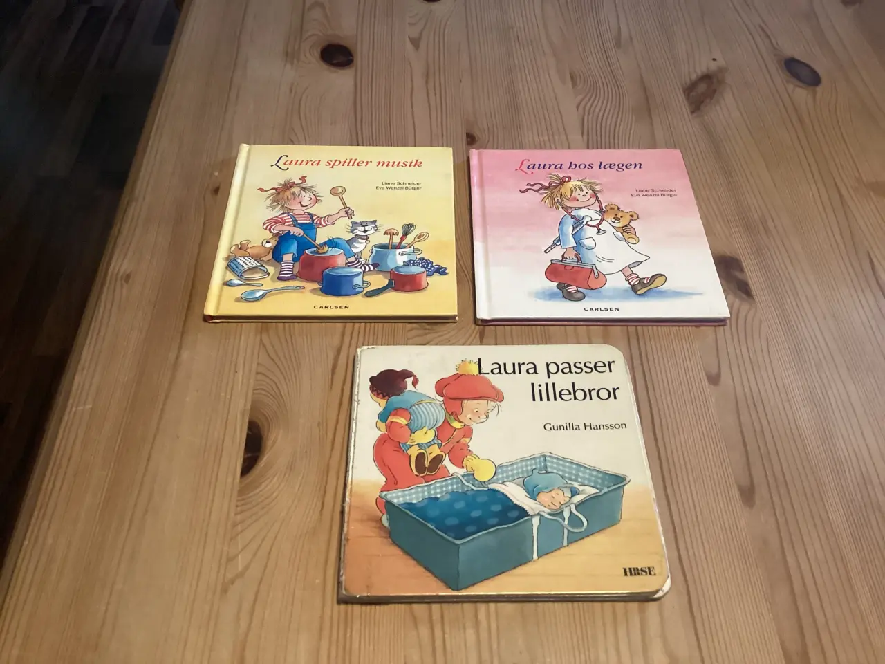 Billede 4 - Emilia og Laura Bøger