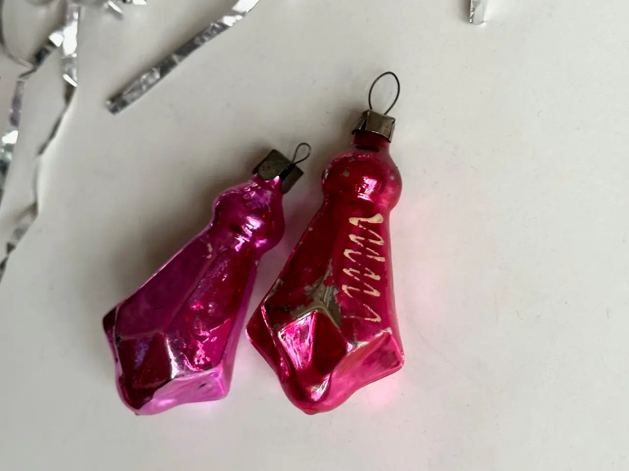 Billede 3 - Kantede pink ornamenter, 2 stk samlet