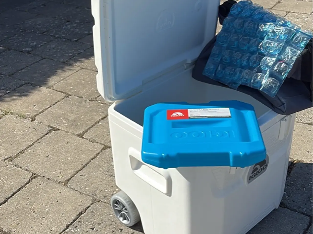 Billede 1 - Køleboks med hjul 