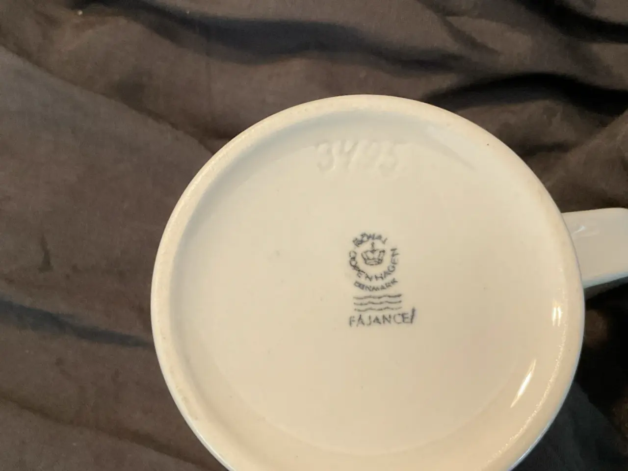 Billede 2 - Årskrus fra Royal Copenhagen 1990