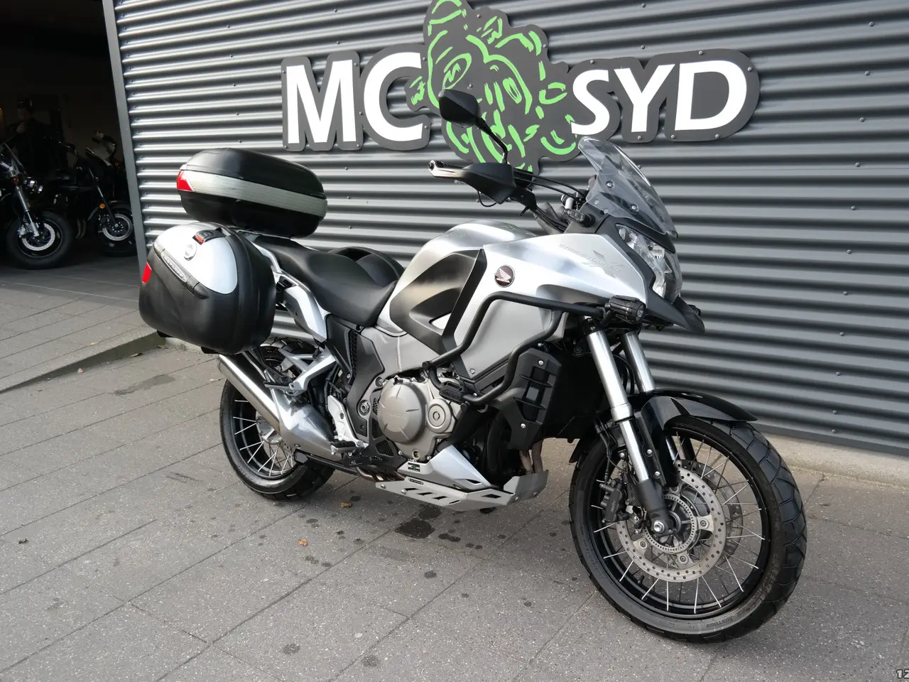 Billede 2 - Honda VFR 1200 X MC-SYD BYTTER GERNE