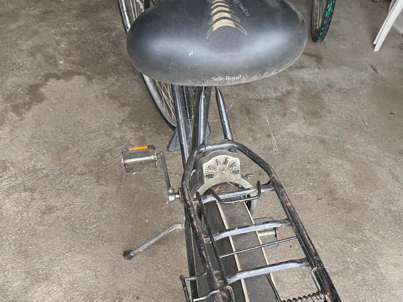 Billede 3 - Sort herrecykel med 3 gear, 28” stel og lås