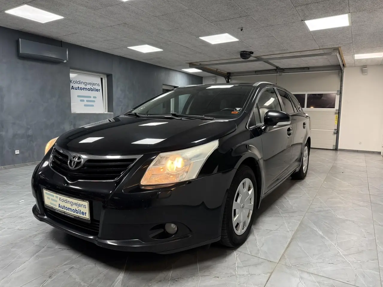 Billede 2 - Toyota Avensis 2,0 D-4D DPF Linea Sol 126HK 6g