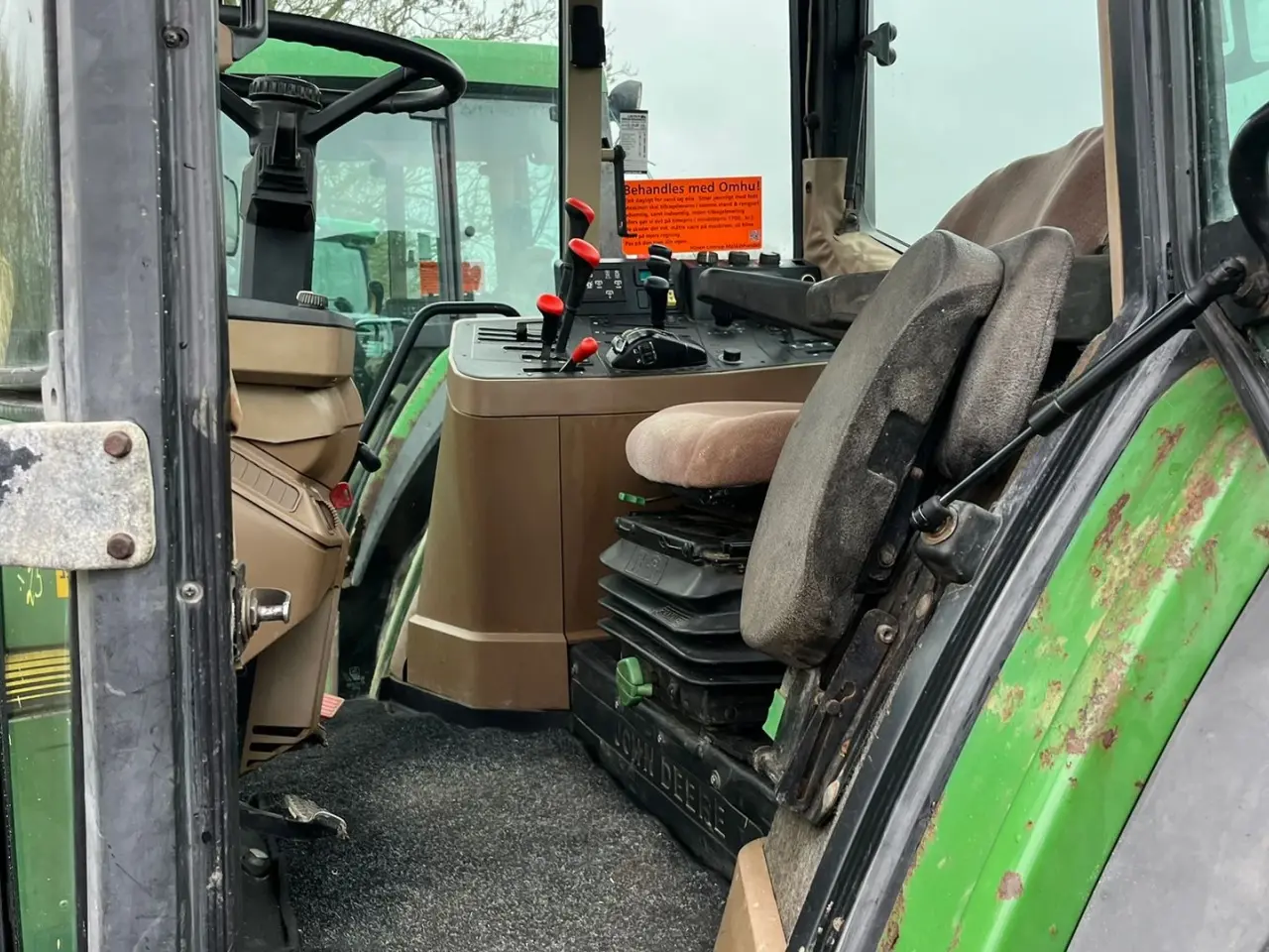 Billede 18 - John Deere 6800 Med frontlift.