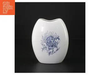 Porcelæns vase med blåt mønster fra Corell Porcelæn (str. H. 14 cm)
