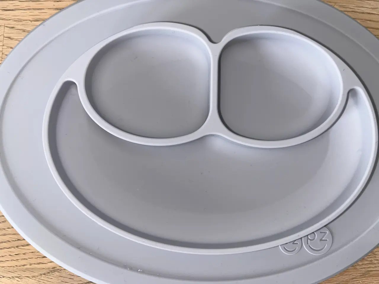 Billede 5 - SOM NY - Grå EzPz Happy Mat silikone tallerken
