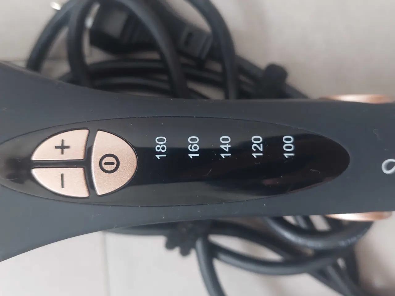 Billede 5 - Hårstyler × 2 (50 kr)