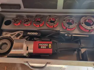 Ridgid 690-I rørgevindmaskine med 6 hoveder