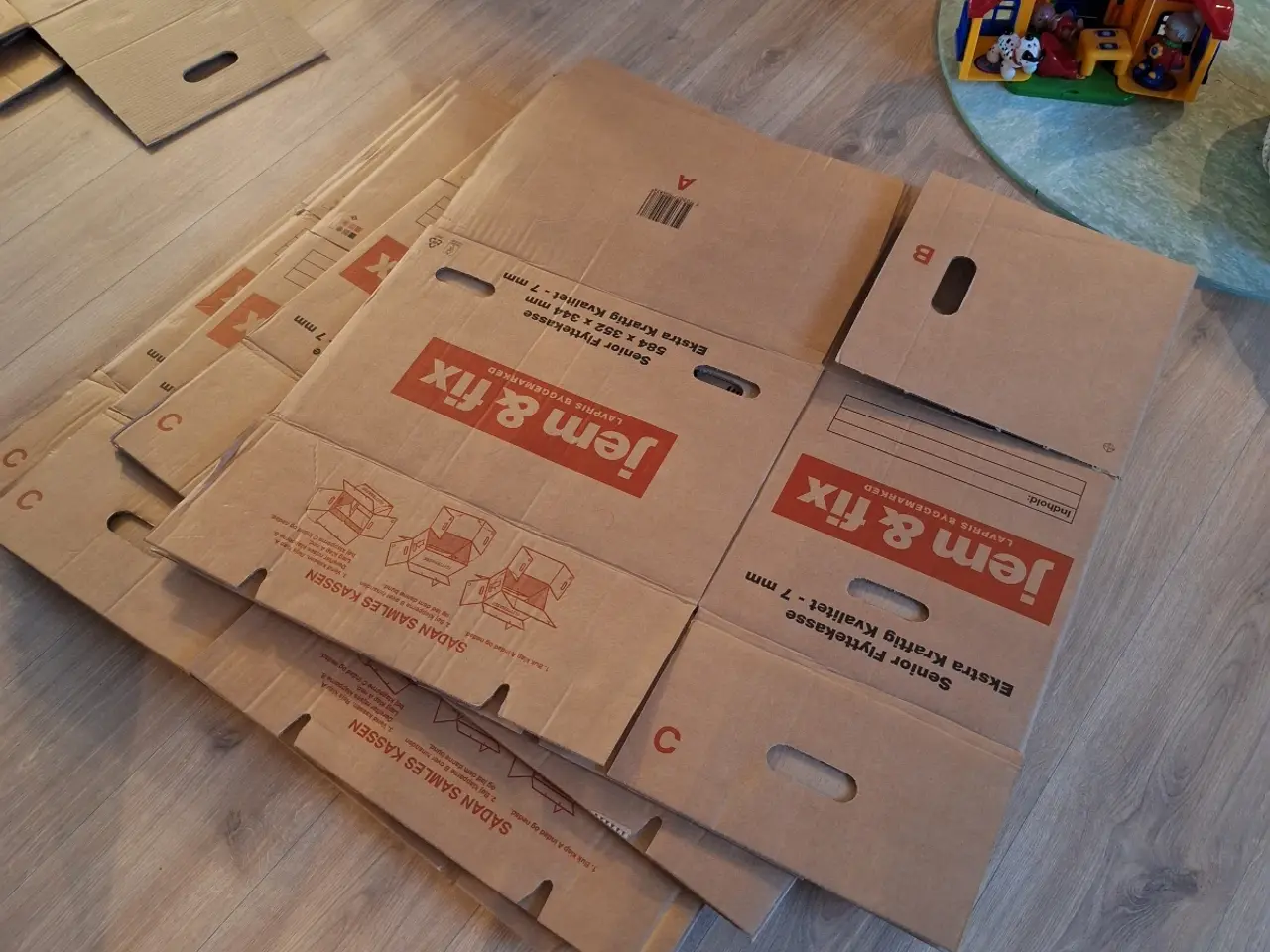 Billede 1 - Gratis - 10 stk. Flyttekasser