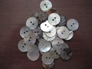 Perlemorsknapper