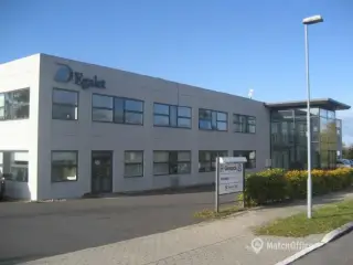 Attraktivt kontorlokale i flot ejendom fra 2003.