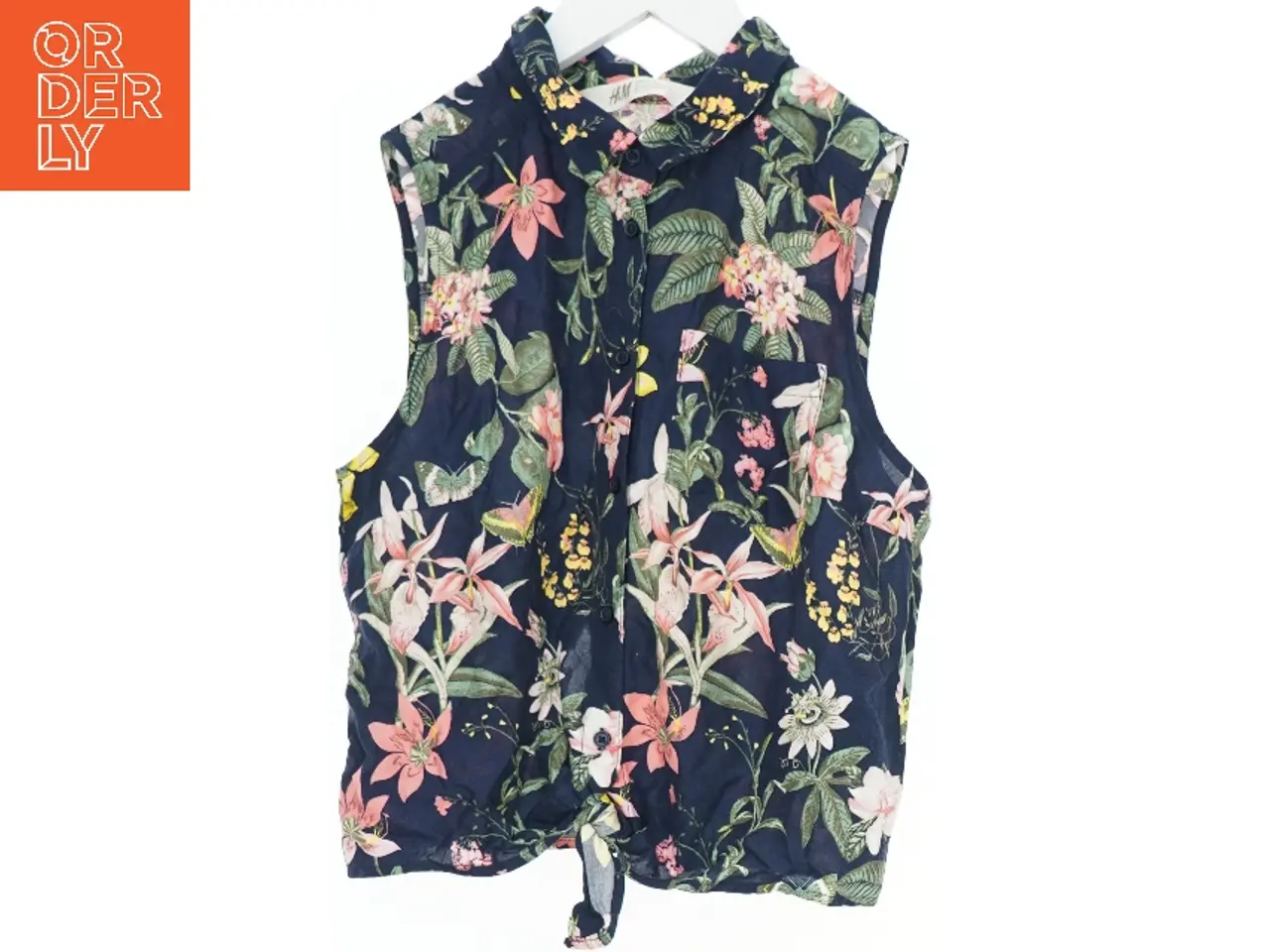 Billede 1 - Blomstrende mavebindetærvløs skjorte fra H&M (str. 152)