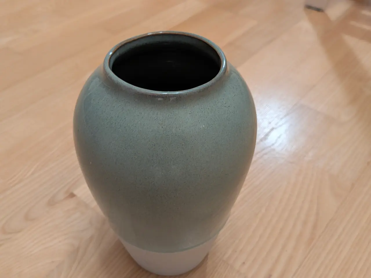 Billede 1 - IKEA vase i grågrøn og beige – 24 cm
