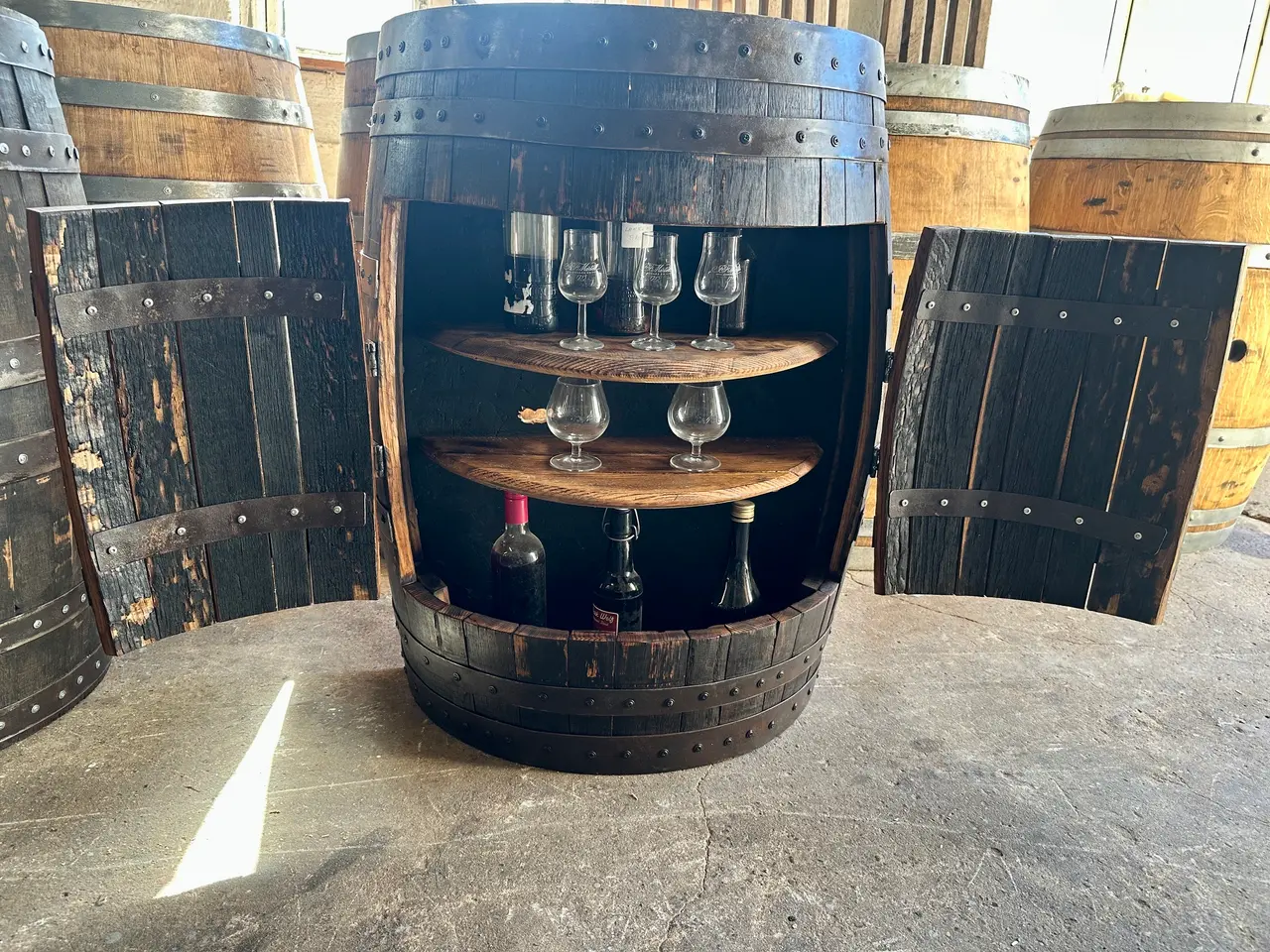 Billede 2 - Unikt barskab af ægte, skotsk whiskytønde