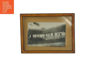 Indrammet sort-hvid fotografi (str. 20x14,5 cm)