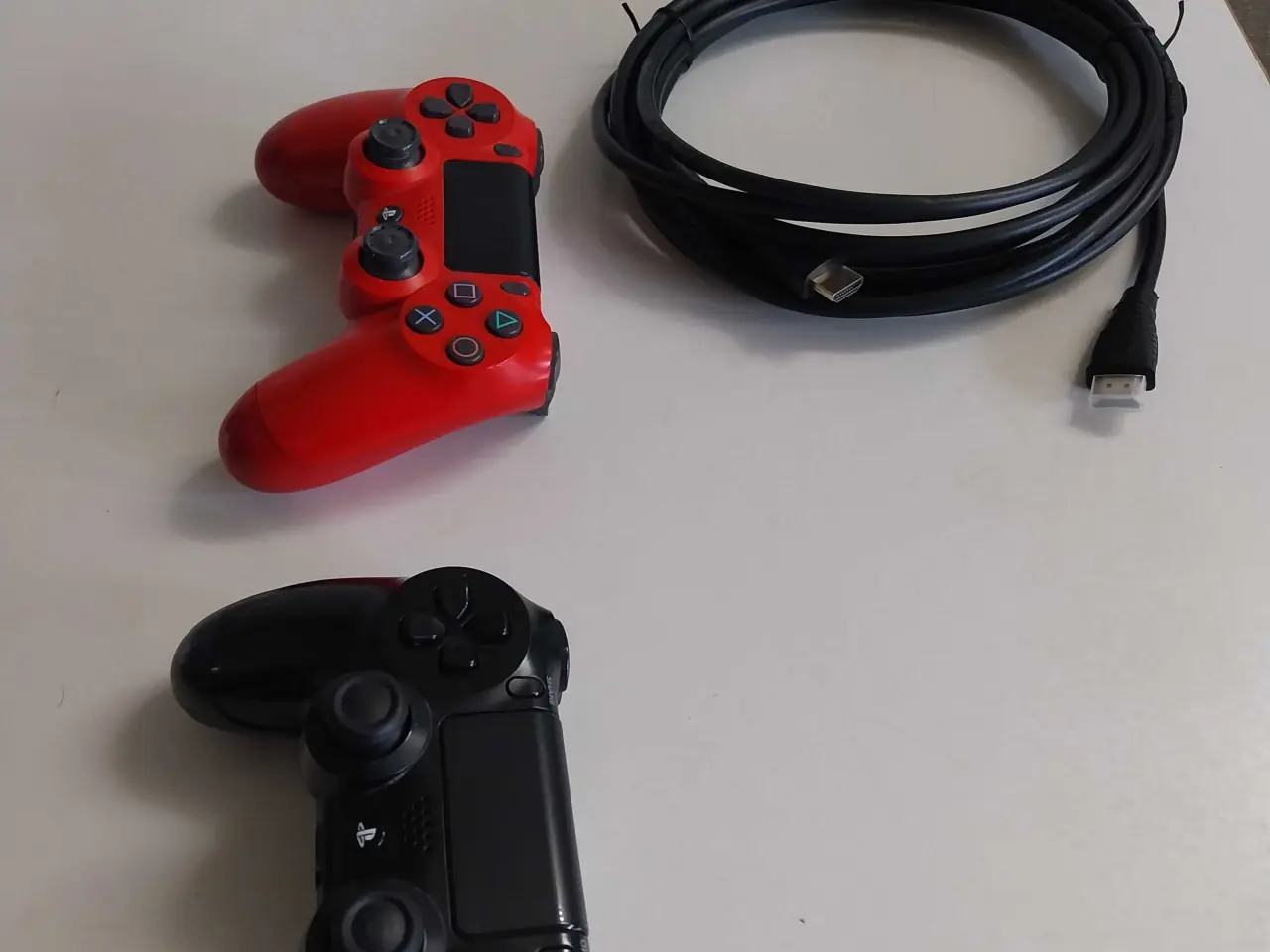 Billede 5 - 2 controllere til Playstation. 1 skærmkabel