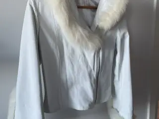 Hvid læderjakke