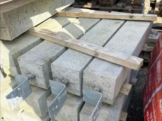 Stolpebære beton mål 85 cm. Lang