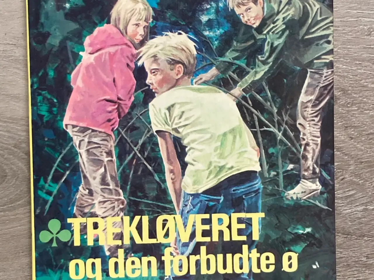 Billede 1 - Bog: Trekløveret og den forbudte ø