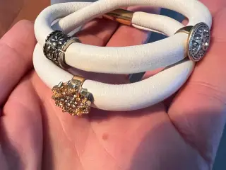 Smukt pilgrim armbånd