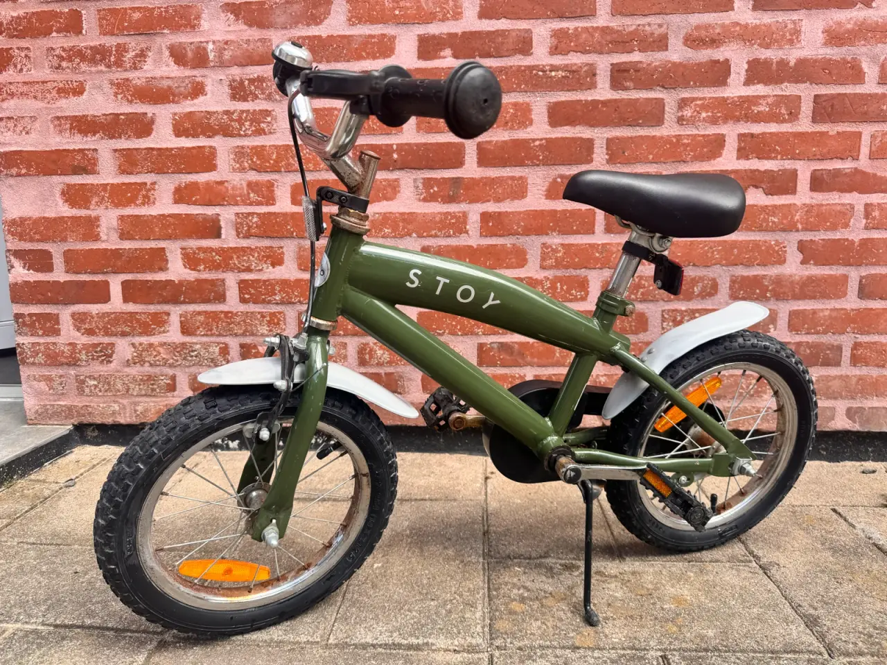 Billede 2 - STOY Cykel og cykelhjelm 