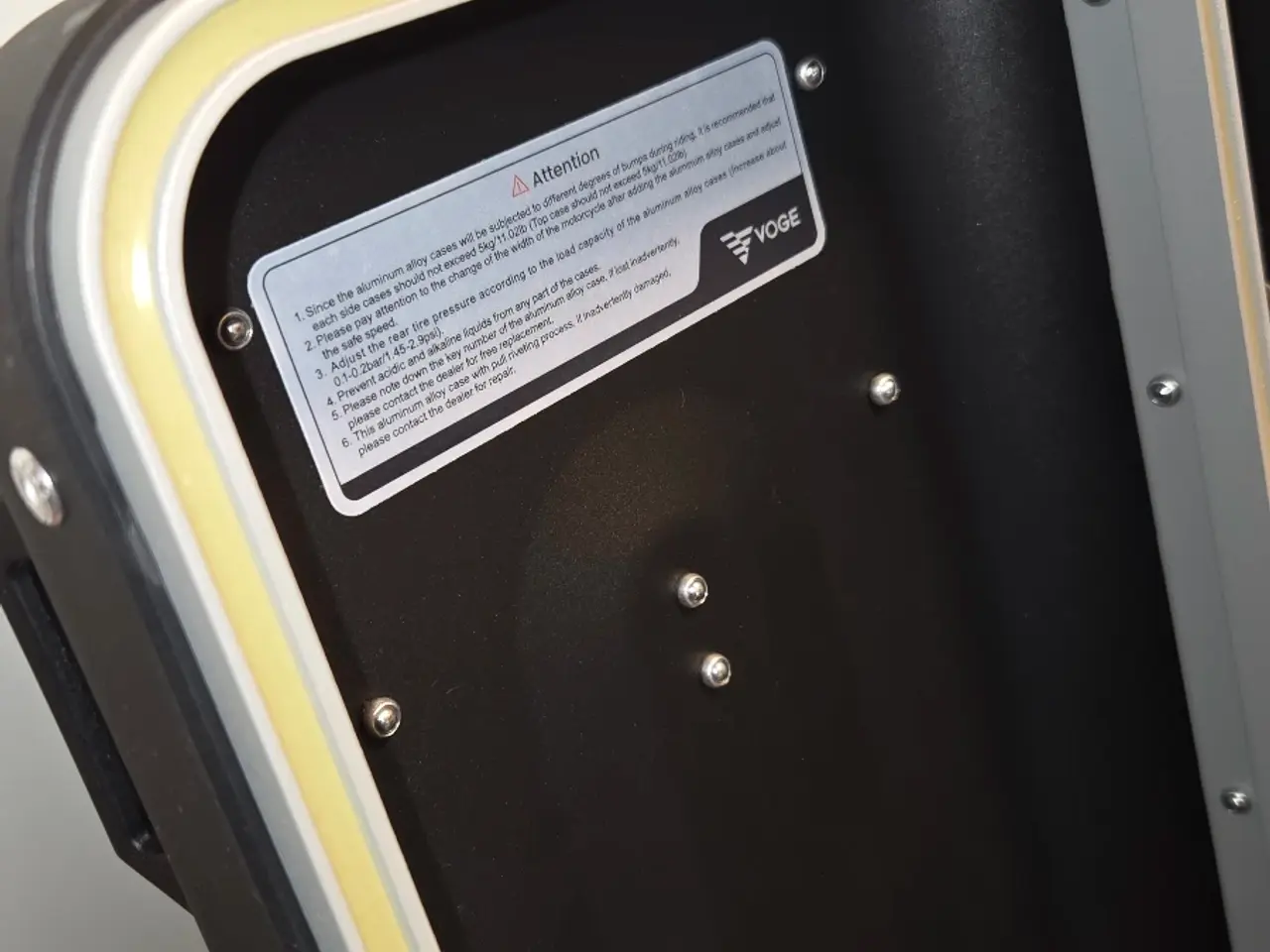 Billede 13 - VOGE sidekufferter i aluminium – 2 stk.