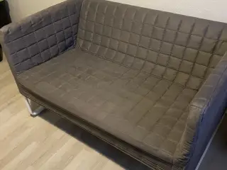 sofa med gråt betræk