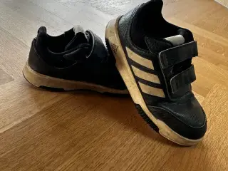 Adidas sneakers str. 27