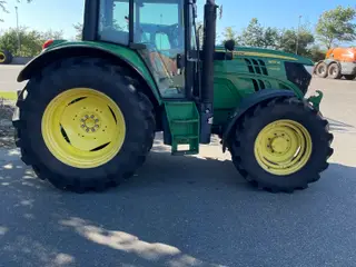 John Deere 6115 m 