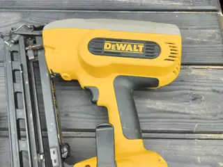  sømpistol Dewalt 