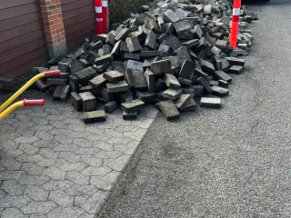 Herregårdsfliser bortgives
