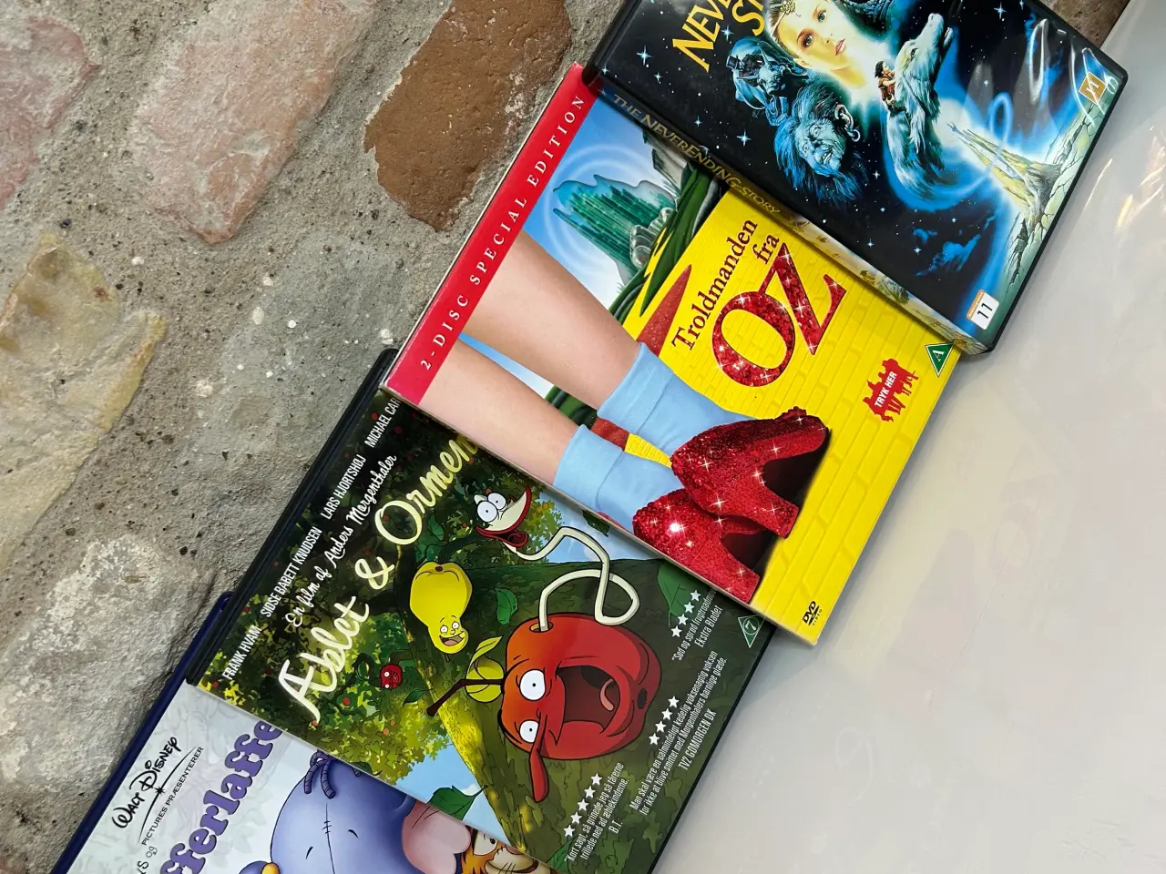 Billede 1 - Eventyrlig DVD hygge-pakke