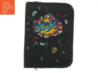 Penalhus med 'Boom!' design (str. 19,5x14,5 cm)