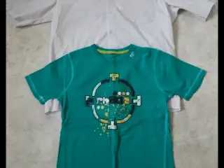 Skjorte og t-shirt sæt.