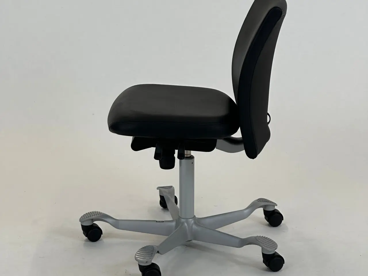 Billede 4 - HÅG H04 4100 Kontorstol – Sort kunstlæder 200mm