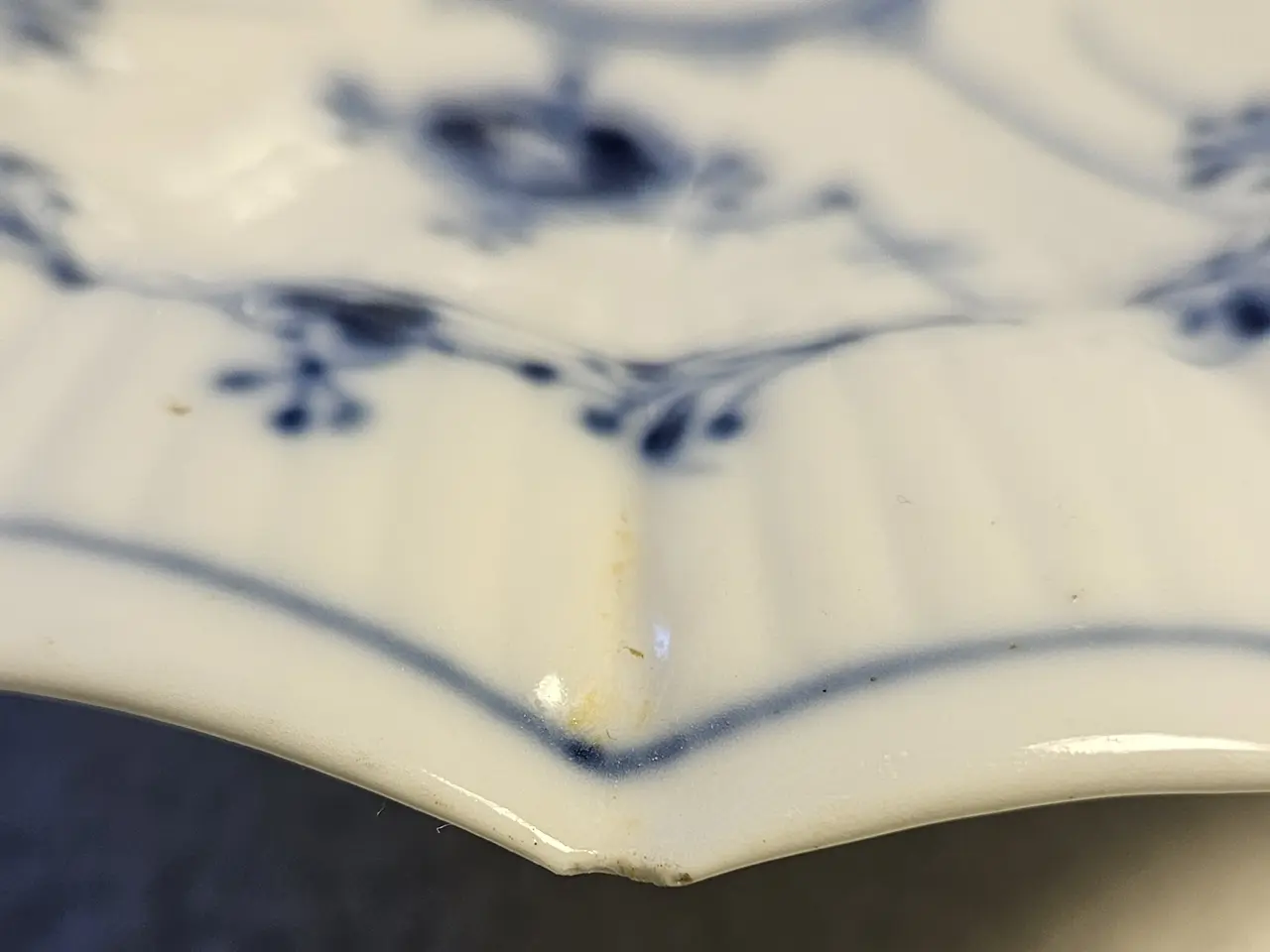 Billede 8 - Royal Copenhagen musselmalet kantede skåle 142/140